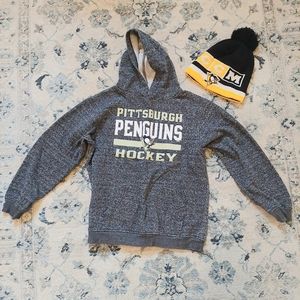 NHL- Pittsburgh Penguins CCM Beanie And Hooded Sweatshirt Lot! Sz. L! (E)